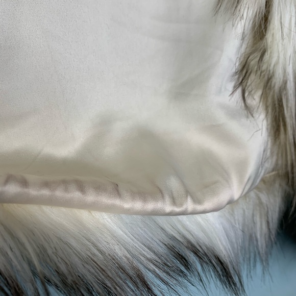 The Impeccable Pig Faux Fur Vest - Picture 8 of 8